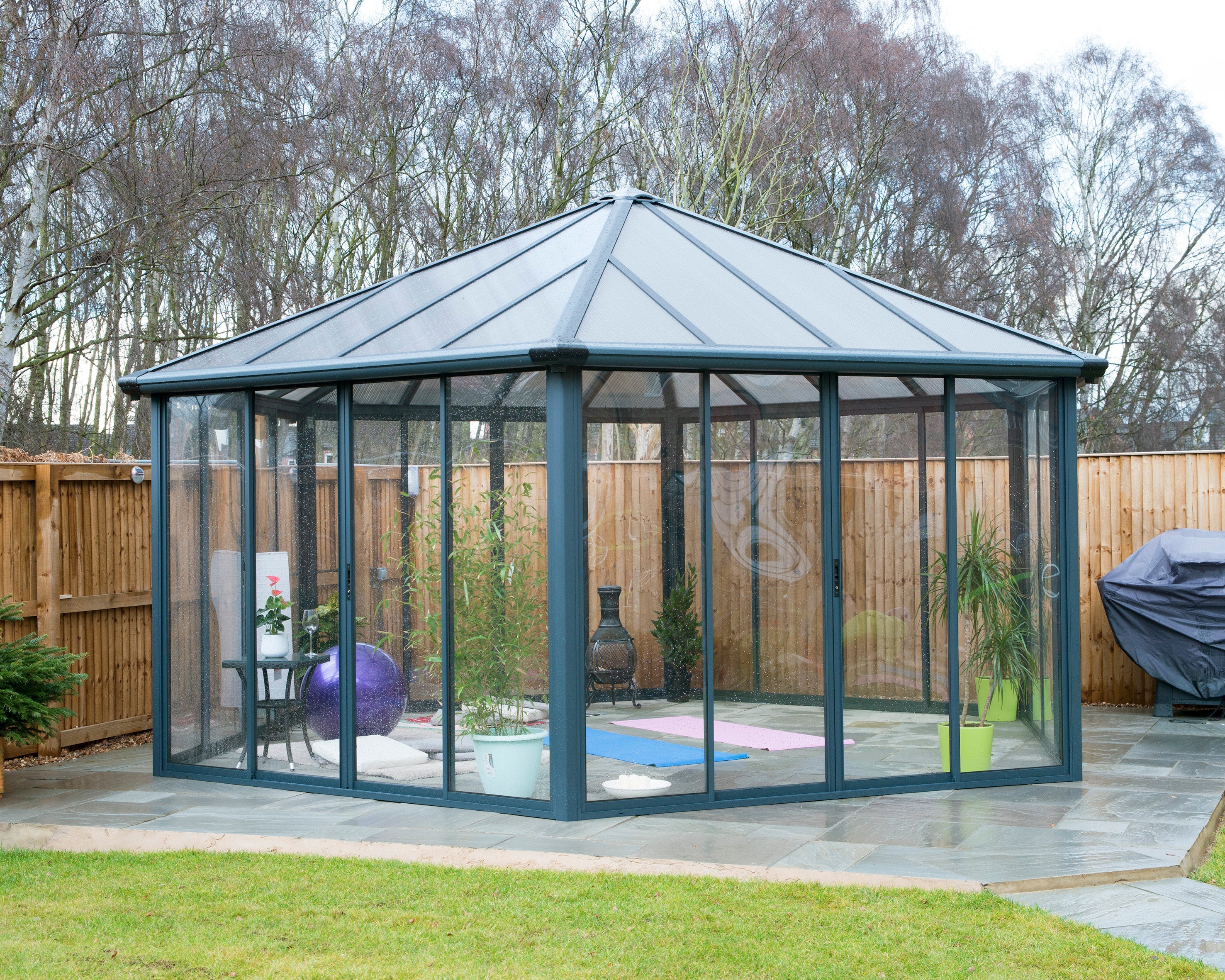 Canopia Garda 17' x 20' Enclosed Gazebo