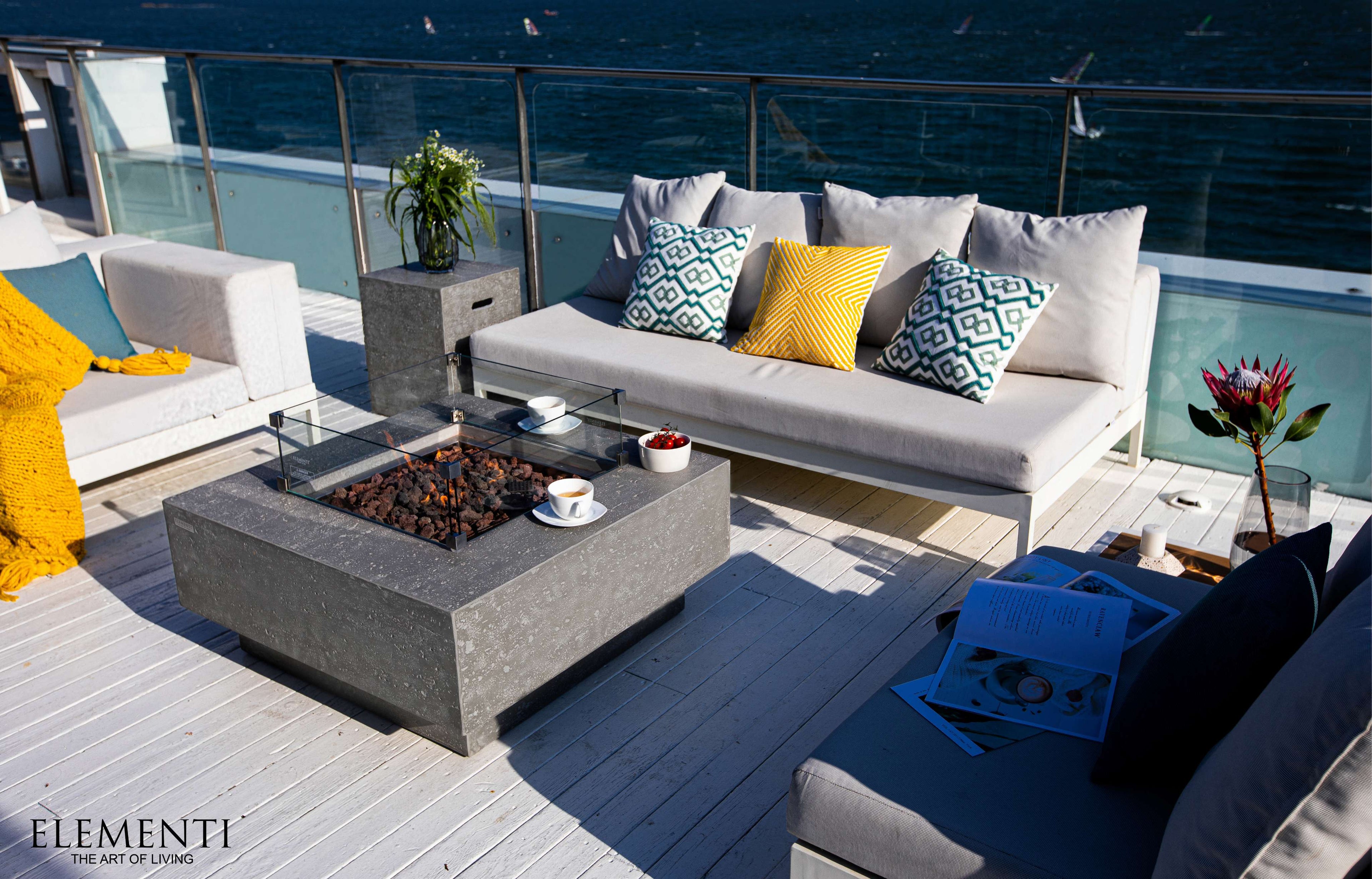 Elementi Manhattan Fire Table