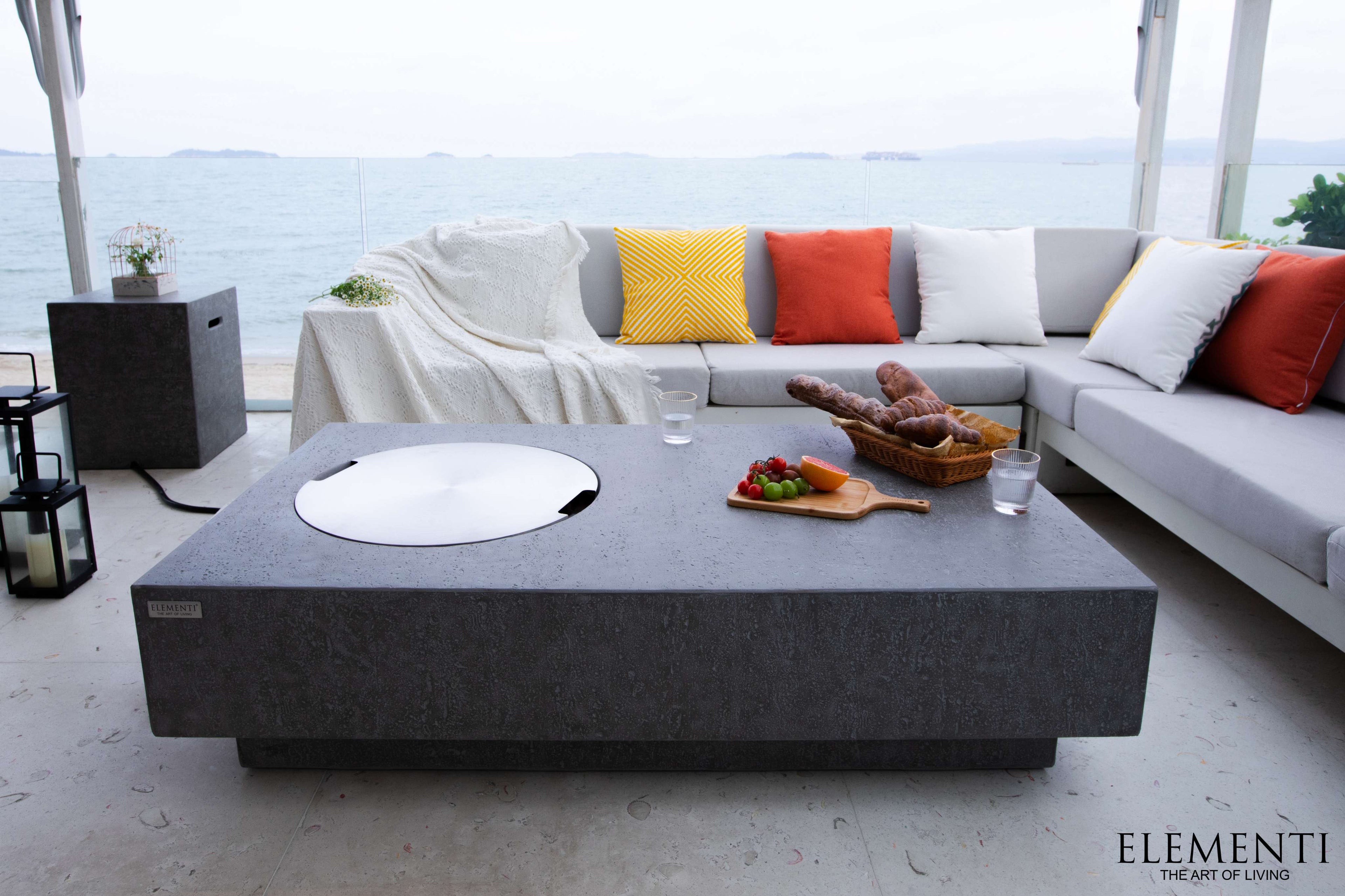 Elementi Metropolis Fire Table