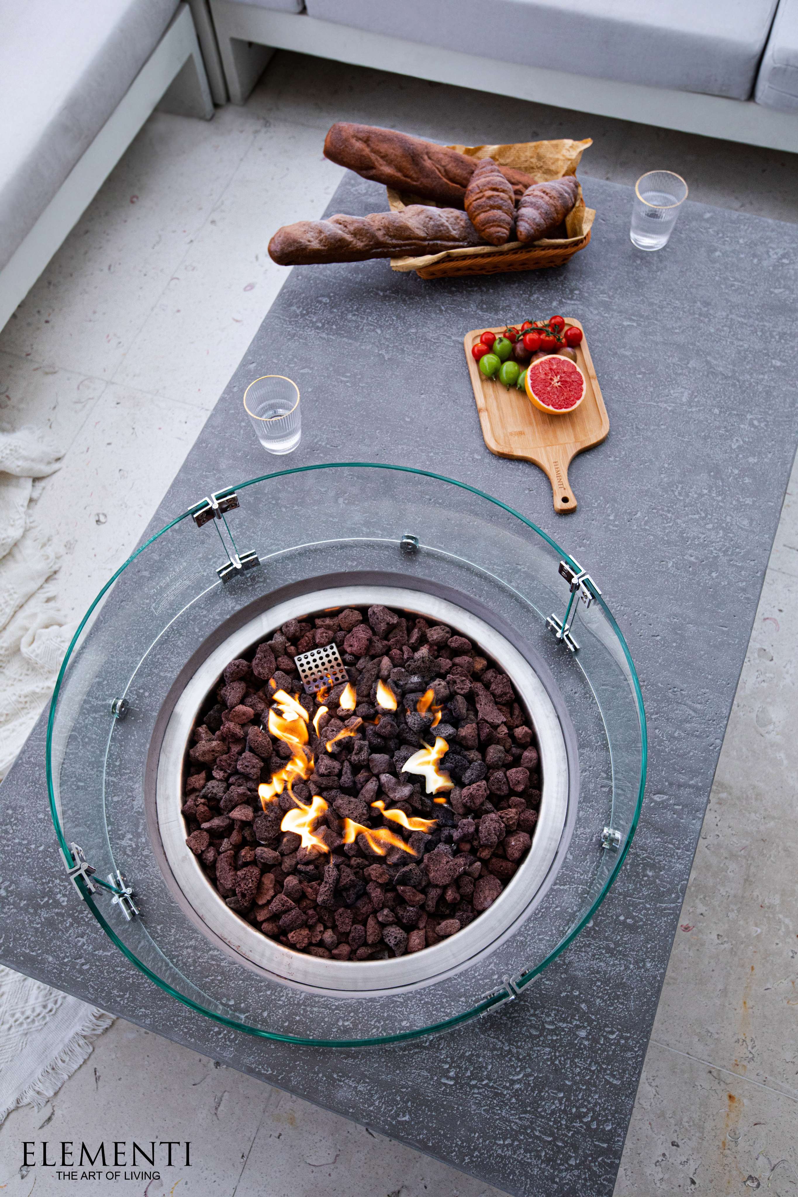 Elementi Metropolis Fire Table