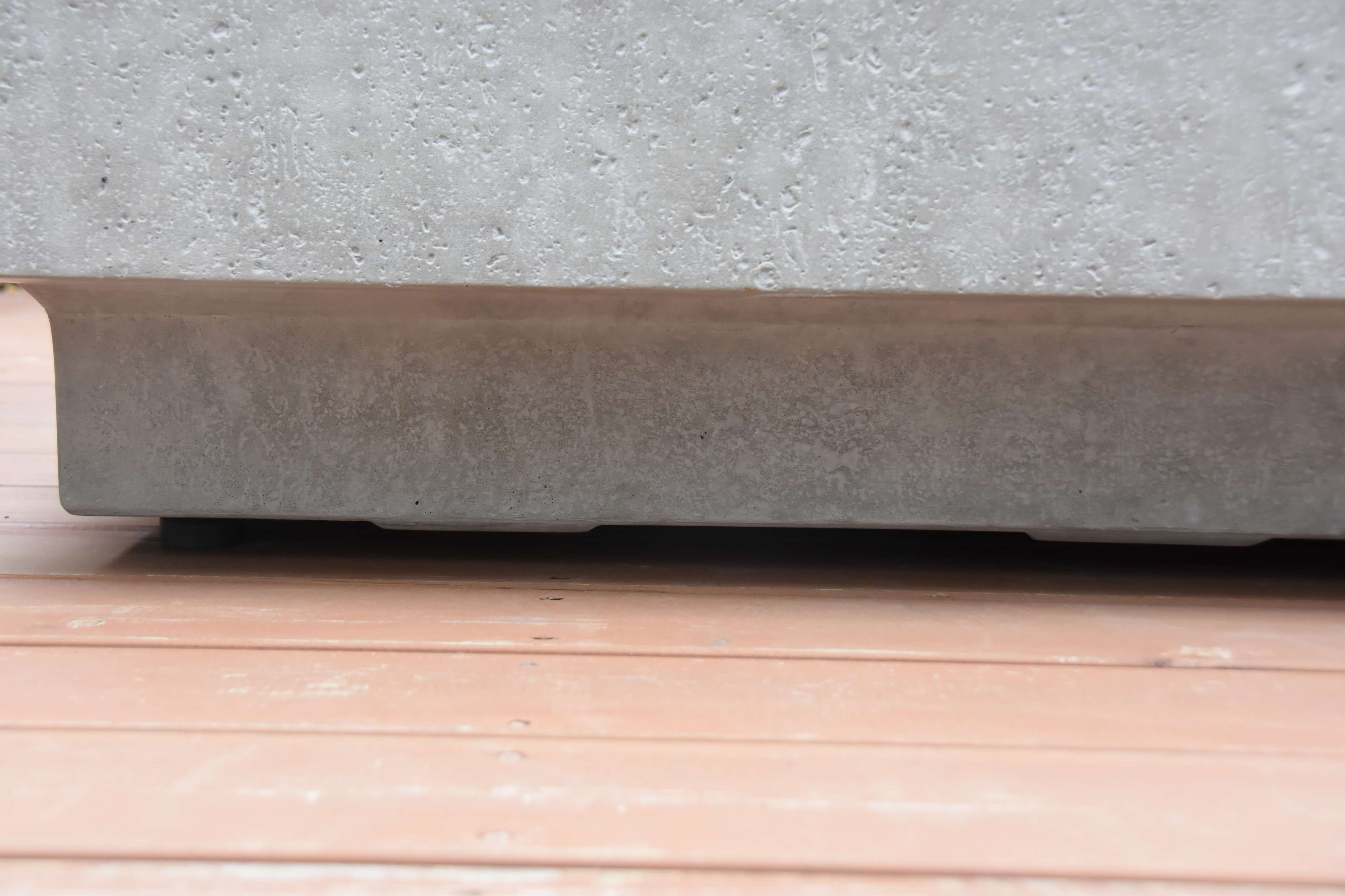 Elementi Metropolis Fire Table